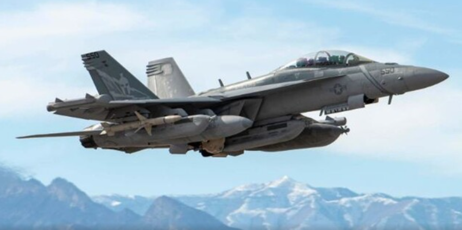 No total, a Holanda deverá entregar de 12 a 18 caças F-16 à Romênia a foto é ilustrativa