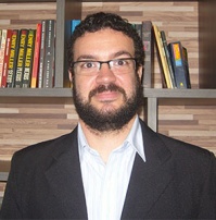 Prof. Breno Rosostolato